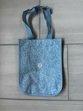 NWT Lululemon Small Light Blue Tote with bubble logo